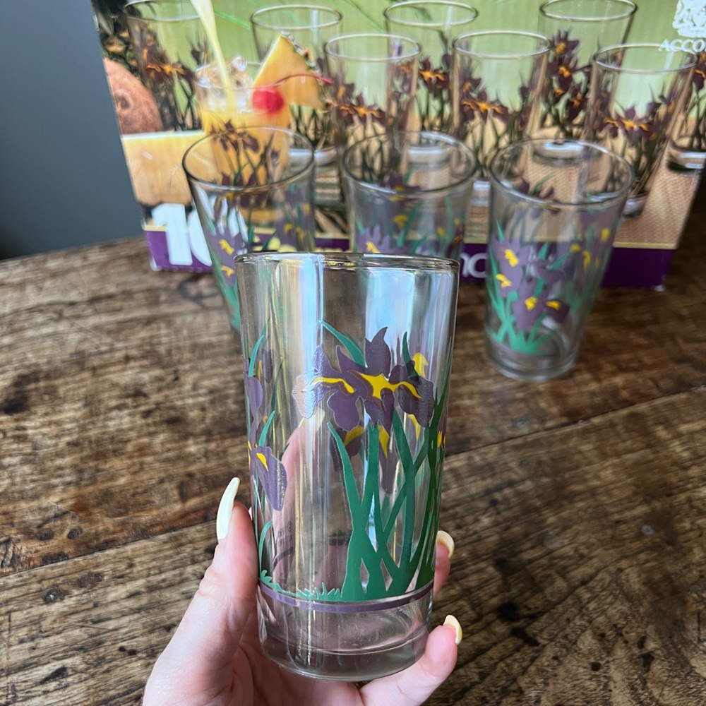 Vintage glassware set of 9 with original box, Verres Honolulu